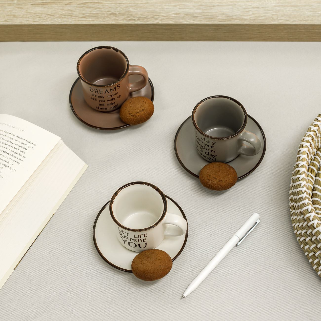 Set 3 cesti si 3 farfurioare de cafea/ceai din ceramica in 3 culori, 130 ml Set 3 cesti si 3 farfurioare de cafea/ceai din ceramica in 3 culori, 130 ml - imagine 7