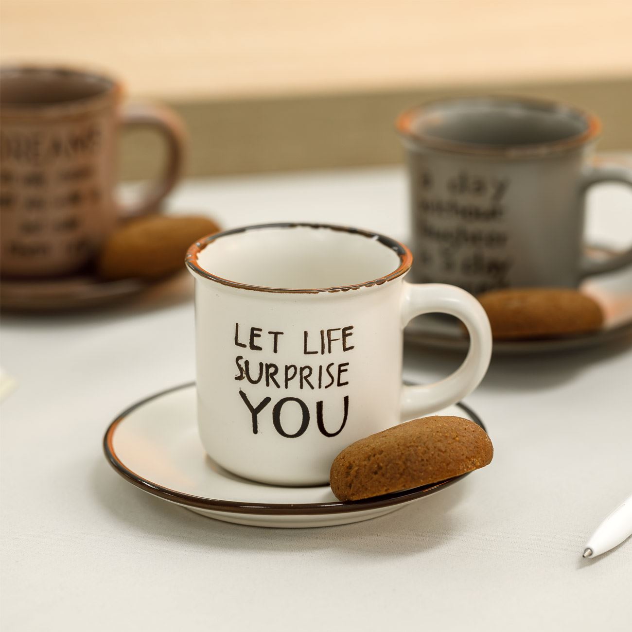 Set 3 cesti si 3 farfurioare de cafea/ceai din ceramica in 3 culori, 130 ml Set 3 cesti si 3 farfurioare de cafea/ceai din ceramica in 3 culori, 130 ml - imagine 5