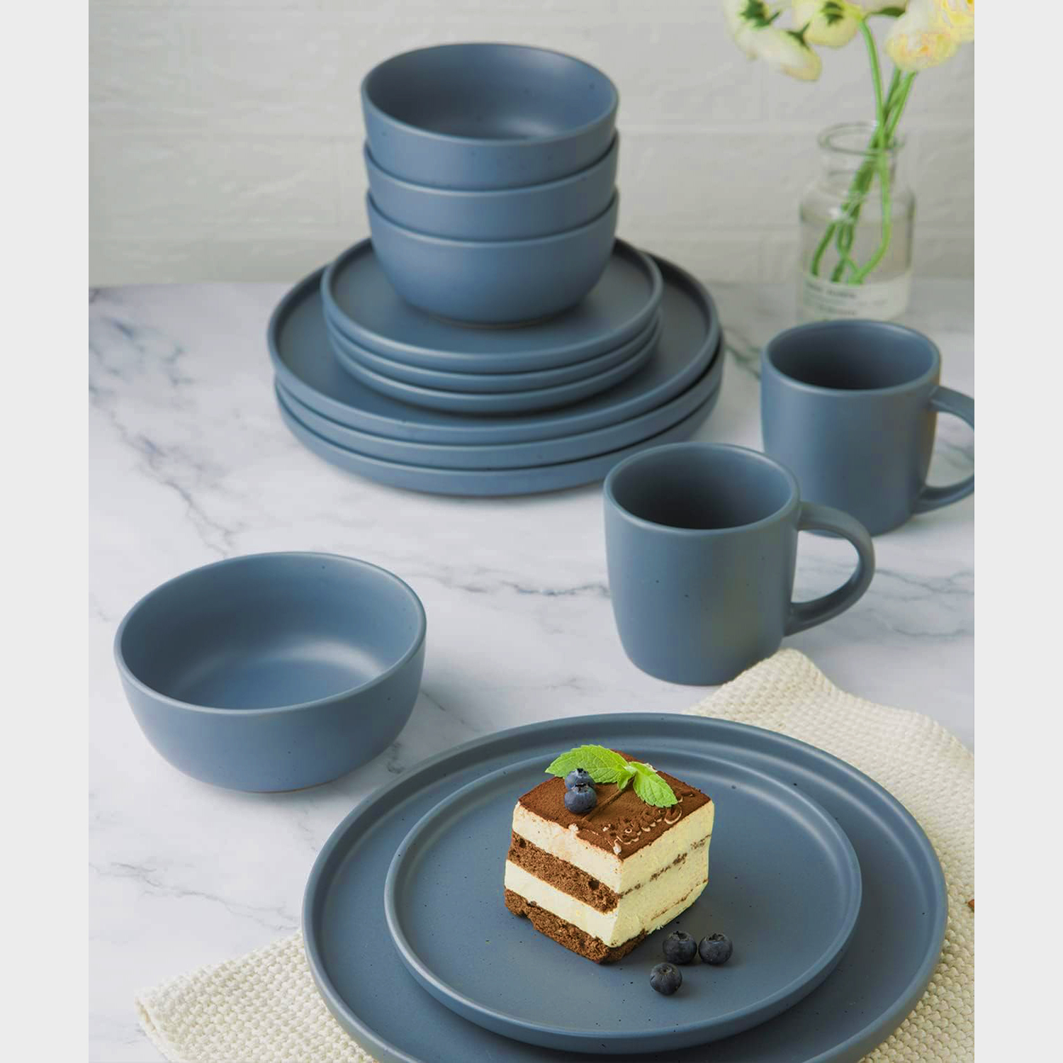 Set vesela, serviciu de masa cu 12 farfurii, boluri din ceramica, albastru inchis cu puncte negre, Callena Nordic Simplicity Set vesela, serviciu de masa cu 12 farfurii, boluri din ceramica, albastru inchis cu puncte negre, Callena Nordic Simplicity - imagine 5