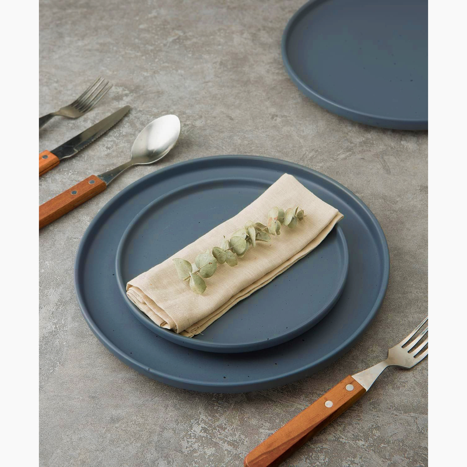 Set vesela, serviciu de masa cu 12 farfurii, boluri din ceramica, albastru inchis cu puncte negre, Callena Nordic Simplicity Set vesela, serviciu de masa cu 12 farfurii, boluri din ceramica, albastru inchis cu puncte negre, Callena Nordic Simplicity - imagine 6