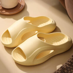Slapi dama cu talpa groasa, papuci cauciuc de plaja sau de casa, ergonomici, comozi, lati, galben, 39-40 EU, Callena