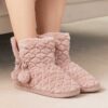 Botosi de casa, caldurosi, inalti, cu talpa intarita, roz inchis cu romburi